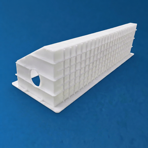 Moule en plastique PP de fabrication directe BAVIGO pour le moulage de pierres de bordure en béton à motifs - Product Image 1