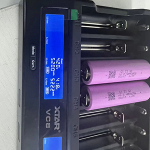 Batteria al Litio 21700 3.7V di Alta Qualità con <span class=keywords><strong>Corrente</strong></span> di Scarica di 50A a Prezzo Conveniente - Product Image 1