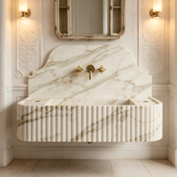 Meuble-lavabo mural moderne en marbre blanc de luxe avec panneaux cannelés, surface polie, design écologique