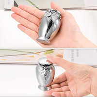 Urne funéraire cylindrique de sécurité pour animaux de compagnie avec breloque Aile d'Ange, en alliage d'aluminium multicolore, mini urne à cendres commémorative personnalisable pour chiens et chats