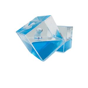 Cubi di plastica globo di neve Aqua liquido olio acqua fermacarte acrilico peso della <span class=keywords><strong>carta</strong></span> con fluente piccolo animale floater - Product Image 1