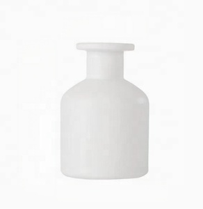 Bouteilles en verre rondes colorées simples de 50 ml, 100 ml, 150 ml/200 ml, bleues, grises, noires, vides, pour diffuseur de <span class=keywords><strong>parfum</strong></span> avec bouchon à vis - Product Image 5