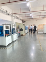 Mesin Las Titik Baterai Otomatis Penuh untuk Paket Baterai Sel Lithium Silinder 18650 21700 Sistem Konveyor Ganda