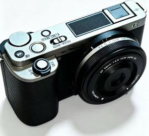 Cámara sin Espejo Sony ZV-E10 Mark I para Vlog, Solo Cuerpo, 24.2MP APS-C, Lista para Enviar - Product Image 2