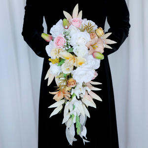 Ramo de flores de boda de <span class=keywords><strong>Lilly</strong></span> Rose de seda naranja blanca para novia, ramo de flores artificiales de <span class=keywords><strong>Lilly</strong></span> Rose gota de agua ramos de novia - Product Image 3