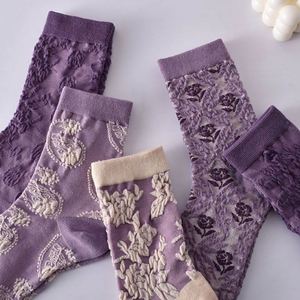 Calcetines de Algodón al por Mayor, Otoño Invierno, Nuevos Calcetines Coreanos Jacquard con Relieve Tridimensional en Color Morado, Calcetines de Tubo Medio para Mujer - Product Image 5