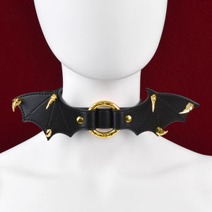 ปลอกคอหนังสไตล์โกธิคแบบปรับได้ ทำจากหนัง PU พร้อมสายโซ่โลหะเสริม (อุปกรณ์รัดคอแบบ Bondage) - Product Image 4