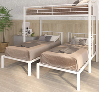 Cadre de lit mezzanine au design moderne et peu encombrant Lits superposés en métal pour enfants avec escalier pour trois personnes