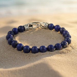 Pulsera de cuentas de Lapislázuli. Eleva tu estilo con una pulsera de cuentas que exhibe cautivadoras cuentas redondas de Lapislázuli. - Product Image 1