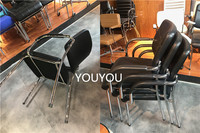 Chaises polyvalentes de bureau de visiteur d'invité de grand projet avec l'accoudoir chaises empilables de conférence de formation en cuir d'unité centrale