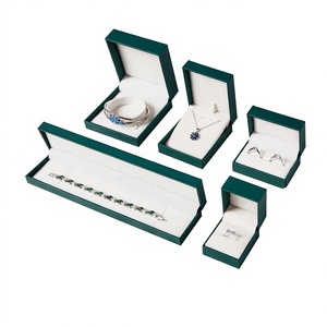<span class=keywords><strong>Caja</strong></span> <span class=keywords><strong>de</strong></span> Joyería <span class=keywords><strong>de</strong></span> Lujo en Forma <span class=keywords><strong>de</strong></span> Ángulo Recto, Forrada en Cuero Rojo, para Anillos, Colgantes y Collares - Product Image 1