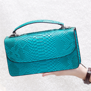 Gran oferta de cuero para mujer, cadenas con solapa, bolso cruzado, patrón de piel de serpiente, bolso de mano para mujer - Product Image 3