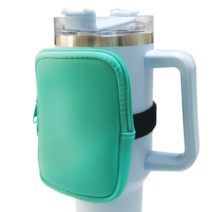 <span class=keywords><strong>Sac</strong></span> <span class=keywords><strong>de</strong></span> poche anti-dérapant avec sangles <span class=keywords><strong>de</strong></span> poche à fermeture éclair pour gobelet 40oz 30oz avec poignée accessoires <span class=keywords><strong>de</strong></span> tasse <span class=keywords><strong>de</strong></span> gymnastique en cours d'exécution - Product Image 1