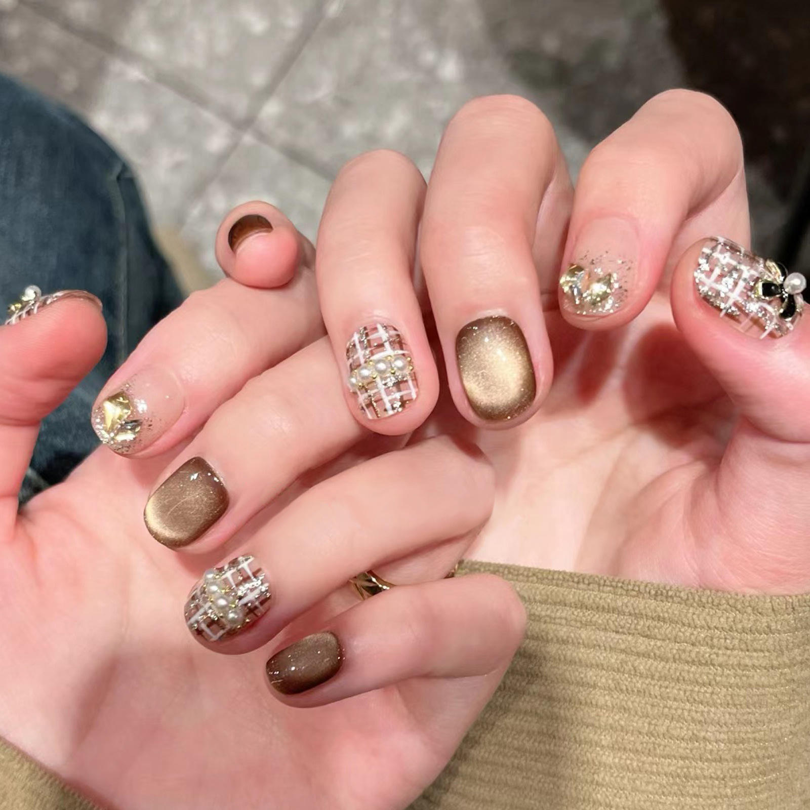 BY1821ดวงตาที่สดใสและหัวใจที่ใจดี