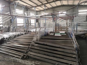 Étagère de stockage d'entrepôt de qualité supérieure, légère à moyenne capacité, avec revêtement en poudre, en vente - Product Image 6