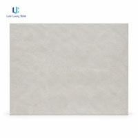 Dalle de marbre blanc cristallin naturel Luca, idéale pour les comptoirs de meubles, les clubs haut de gamme et les restaurants de luxe