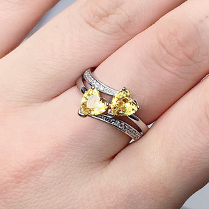 Bague en argent 925 avec pierre précieuse jaune en forme de cœur romantique pour femme, sertie de griffes, bijoux de fiançailles JS-XYH-10008 - Product Image 3