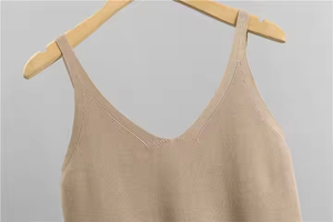 Оптовая продажа, осенне-зимний новый женский повседневный костюм из трех предметов, вязаный жилет с V-образным вырезом и женский кардиган с брюками - Product Image 3