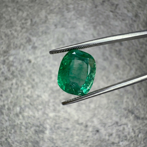 Émeraude naturelle zambienne certifiée GIA de 4,26 carats, taille coussin, pierre précieuse verte lâche 9,10x10,60 mm, Jai Narayan Gems pour bague ou pendentif - Product Image 1