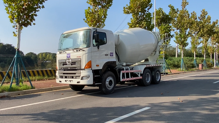 2016 Zoomlion Concrete Mixer Truck - 10m3 Capacity with Diesel Engine