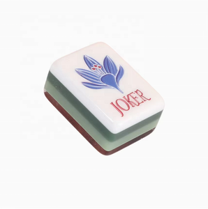 Ensemble de Mahjong américain traditionnel de luxe, tuiles en acrylique vert jade superposées, motif fleur de lotus Joker, pour divertissement professionnel - Product Image 2
