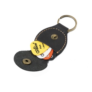 Étui pour plectres de guitare en cuir Crazy Horse, porte-plectrums, étui de protection et porte-clés pour hommes et femmes - Product Image 2
