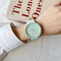 Montre créative et artistique, mignonne, pas chère, en gros, pour femme, décontractée, tendance, simple, montre sport à quartz pour femme