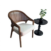 Moderner Japandi Massivholz Esszimmerstuhl Eleganter Rattan-Rückenlehnen-Armlehnstuhl für Zuhause Küche Esszimmer Villa Dekoration