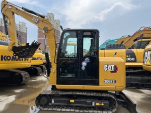 Excavatrice sur chenilles Caterpillar 306E2 d'occasion économique, petite excavatrice avec options de godet, tarière et marteau hydraulique. - Product Image 1