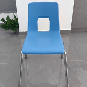 Silla infantil de plástico azul real 35x35x69 cm apilable diseño minimalista para niños - Product Image 1