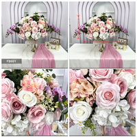 Boule de fleurs roses de style Monet, inspirée de la nature, nouvelle collection DKB Factory, pour demande en mariage, hôtels et anniversaires
