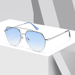 Gafas de Sol Metálicas Extra Grandes Conchen, Montura Negra, Lentes de PC con Protección UV400, Unisex, para Viajes, Conducción y Moda - Product Image 5