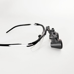 Lupas Quirúrgicas Dentales con Aumento de 3.5X, Distancia Pupilar Ajustable, Imágenes Nítidas para Exámenes Orales y de Otorrinolaringología - Product Image 4