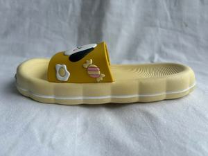 Ciabatte Gialle Cartoon con Suola Antiscivolo in EVA da 17mm, Ciabatte Estive da Uomo - Product Image 2