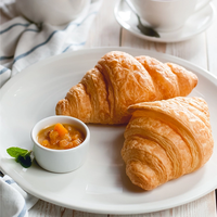 Croissant au beurre saveur française surgelé, petit dessert, pain cru, boulangerie
