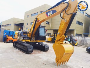 Excavadora Usada en Japón, Caterpillar 320DL/320D2/320D2L de 20 Toneladas, Modelo 2021, de Segunda Mano, con Motor y Bomba, 2000 Horas, en Stock - Product Image 5