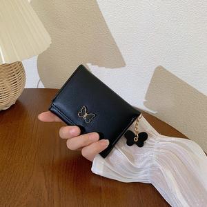 Cartera pequeña de cuero PU para mujer con dije de mariposa, gran capacidad, múltiples ranuras para tarjetas, monedero para viajes diarios - Product Image 3