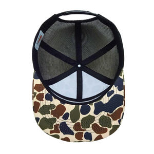 Gorra Trucker Personalizada de 7 Paneles con Visera Plana, Impresión por Sublimación, Camuflaje, con Parche de Cuero - Product Image 6