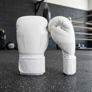 Guantes de Boxeo Blancos para Hombres Adultos, Guantes de Entrenamiento de Cuero con Correa de Muñeca Ajustable con Velcro - Product Image 3