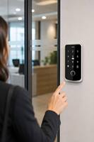 Control de Acceso con Teclado Metálico Anti-Vandálico Tuya Smart Life WiFi IP68 con Código Temporal y Llave Electrónica para Propiedades de Alquiler Airbnb