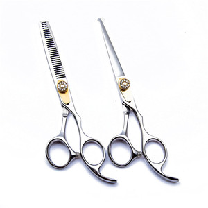 กรรไกรตัดผม Scissors Factory ขนาด 6.0 นิ้ว กรรไกรซอยผม สแตนเลส 440C สำหรับคนถนัดขวา ใช้ในงานเสริมสวย - Product Image 5
