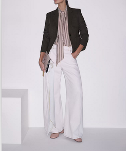 Blazer court marron foncé à simple boutonnage avec revers crantés, poches plaquées et coupe ajustée, idéal pour le bureau - Product Image 5