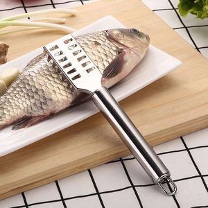 Grattoir et éliminateur d'écailles de poisson en acier inoxydable avec brosse - Outil de nettoyage de poisson écologique et compatible lave-vaisselle - Product Image 4