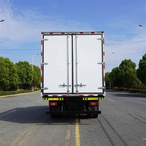 Factory Outlet Foton 4X2 LHD/RHD 4 Ton Refrigerated Truck for Cold Chain Food & Pharmaceutical Transport - Product Image 4