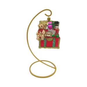 Adornos pequeños personalizados para decoración de Navidad, adornos colgantes de cofre de vidrio soplado, venta al por mayor de fábrica