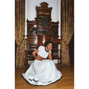 Conjunto de Dos Piezas para Mujer, Shorts Blancos por Encima de la Rodilla, Diseño de Dos Piezas - Product Image 5