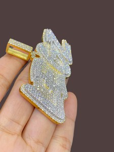 Collier pendentif lettre en moissanite de luxe très demandé pour style hip-hop ou streetwear, idéal pour la vente en gros - Product Image 2