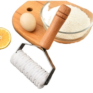 Wooden-Handled Foldable Disposable Metal Pizza Rolling Scribing Tool Divider Multi-Purpose Dough Cutter - Product Image 3