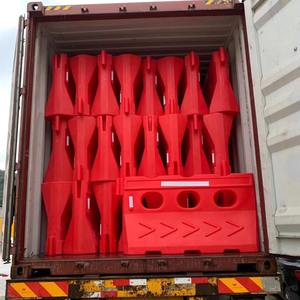 Barreras de Tráfico de Plástico Rellenables con Agua, Tipo Tres Orificios, Rojo, Amarillo, Blanco, para Carreteras, Autopistas, Equipos de Seguridad para Obras de Construcción - Product Image 4