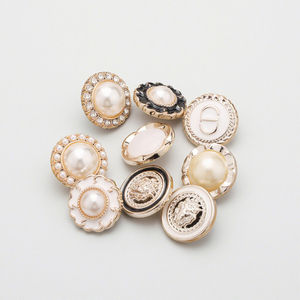 Chất lượng cao vòng áo nút trang trí với <span class=keywords><strong>Shank</strong></span>-nhựa thủ công, pha lê và thạch tôn tạo - Product Image 1